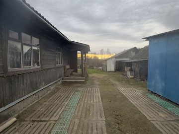 Дом с коммуникациями аг.Лошница